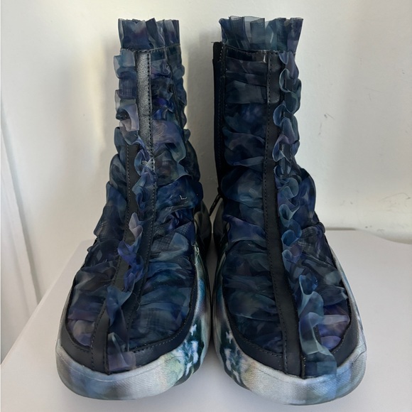 NWOT UGG x Collina Strada Ruffle Boot - 10 - Picture 3 of 4